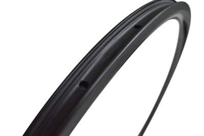 tubeless clincher rim