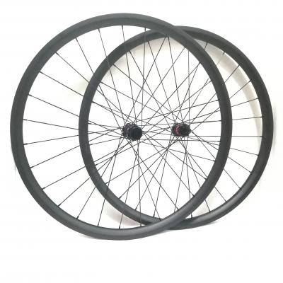 tubeless carbon wheels clincher